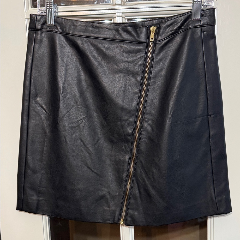 GB GIANI BINI Black Faux Leather Mini Skirt w/ Gold Zipper Size 9 NWT